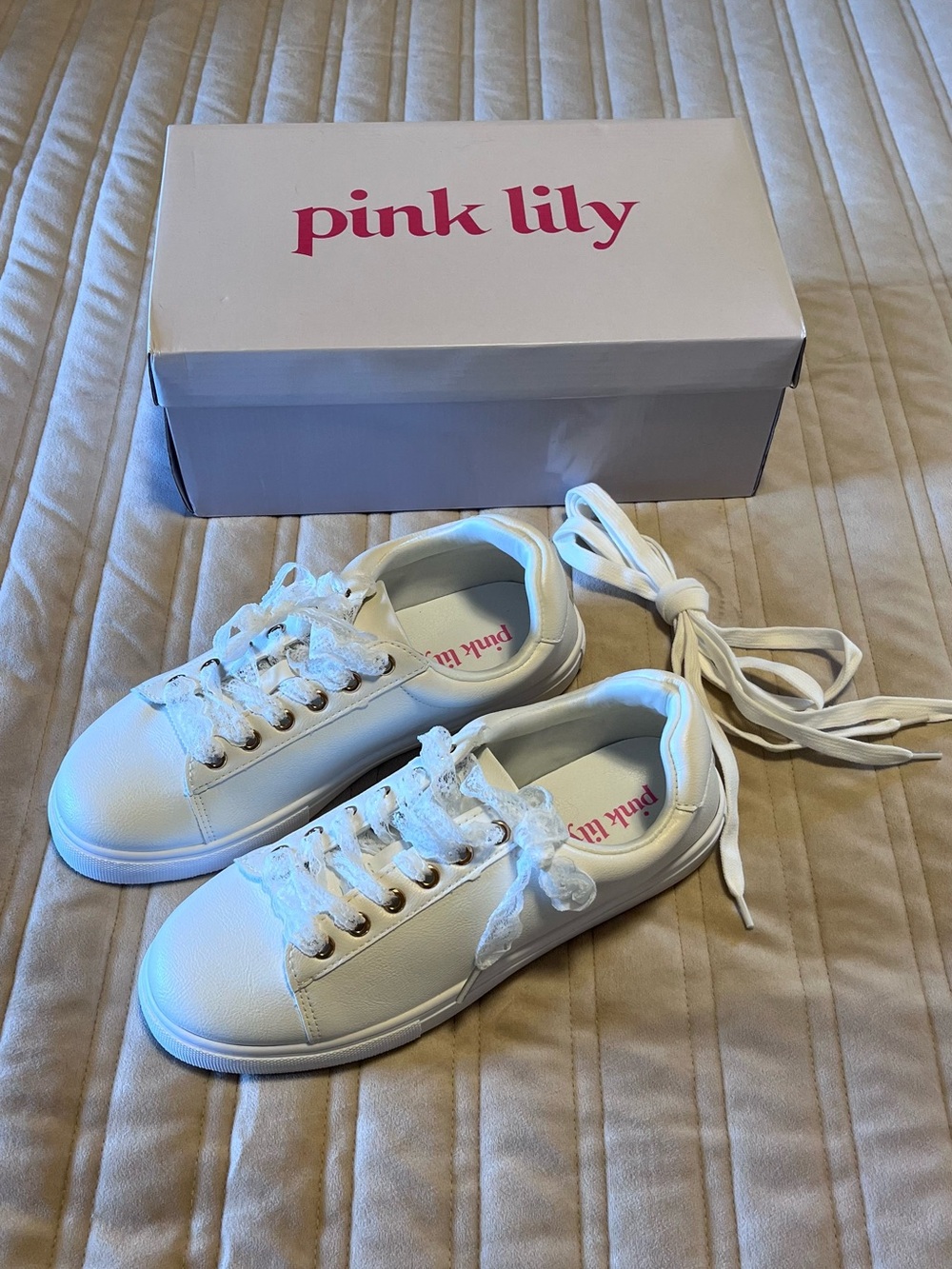 Brand New White Pink Lily Lace-Up Sneakers - Picture 2 of 5